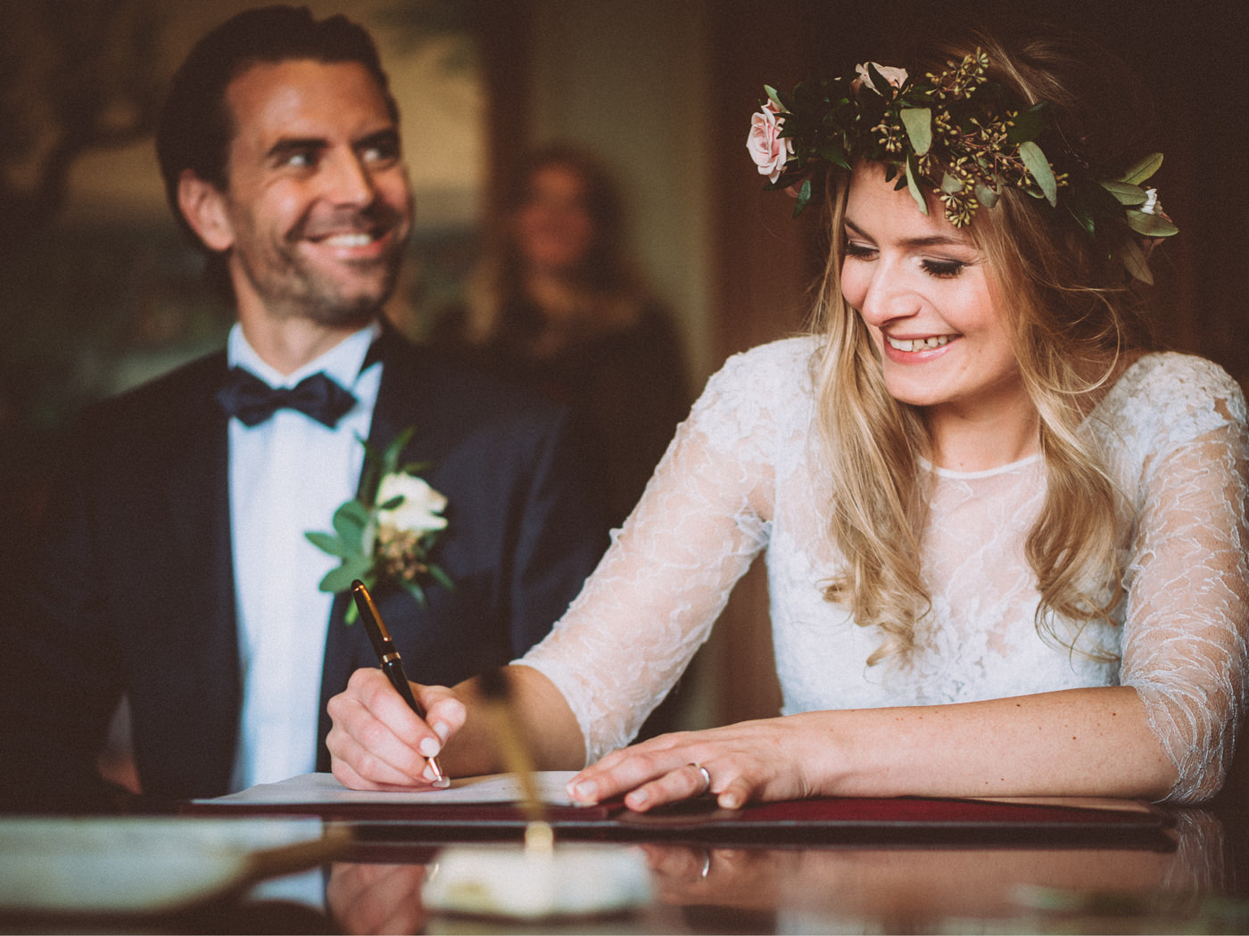 Hochzeit in Hanau - Trauung auf Schloss Philipsruhe, Hochzeitsfotos im Schlosspark Wilhelmsbad, Feier in der Wilhelmsbader Hofküche