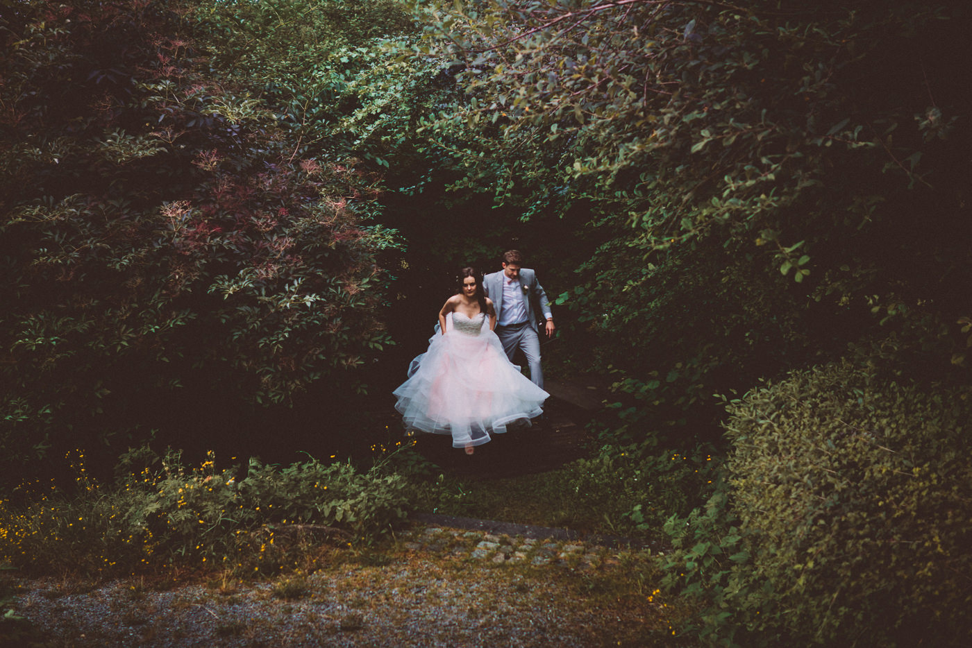 Wedding at Hofgut Georgenthal - a fairytale wedding with fantastic portraits in the hills of the Taunus