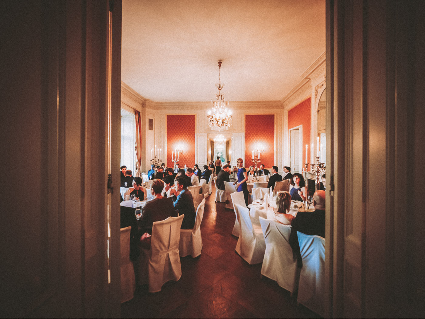 Hochzeit Villa Rothschild - Freie Trauung und Portraits im Park und Feier in der Bar