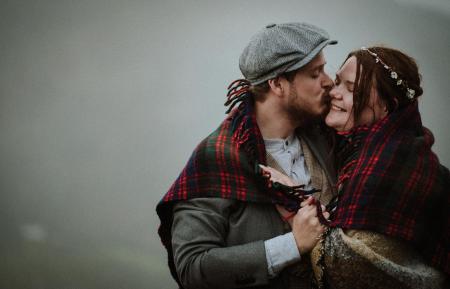 Elopement im Westen Irlands - zwei Deutsche heiraten im Steinkreis auf der irischen Beara Halbinsel