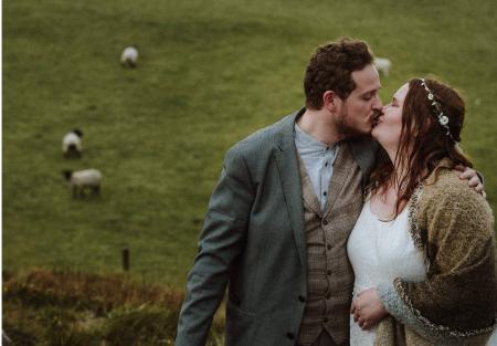 Elopement im Westen Irlands - zwei Deutsche heiraten im Steinkreis auf der irischen Beara Halbinsel