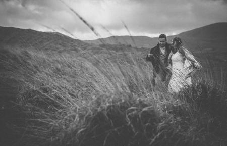 Elopement im Westen Irlands - zwei Deutsche heiraten im Steinkreis auf der irischen Beara Halbinsel