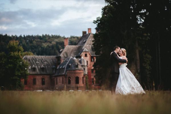 Hochzeitsfotos auf Schloss Saareck - Hochzeitslocation in Mettlach im Saarland