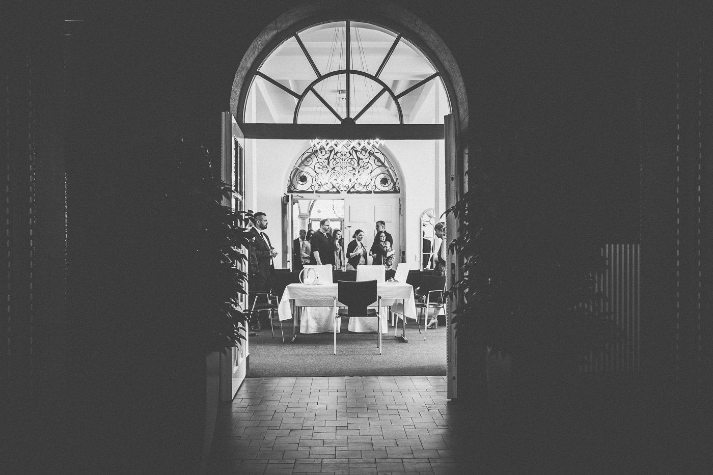 Blick aus der Brunnenhalle der Trinkkuranlage Bad Nauheim in den angrenzenden Trausaal des Standesamts