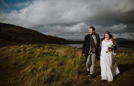Elopement im Westen Irlands - zwei Deutsche heiraten im Steinkreis auf der irischen Beara Halbinsel