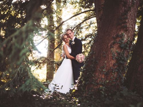 Brautpaar im Wald - Hochzeitsfotograf Mainz | BRAUTRAUSCH®