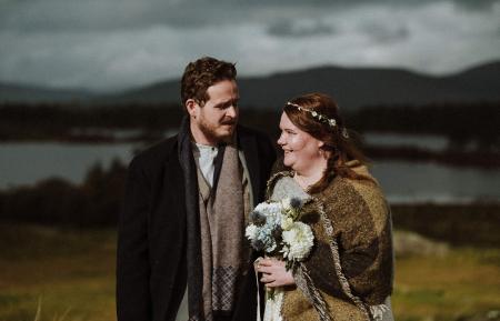Elopement im Westen Irlands - zwei Deutsche heiraten im Steinkreis auf der irischen Beara Halbinsel