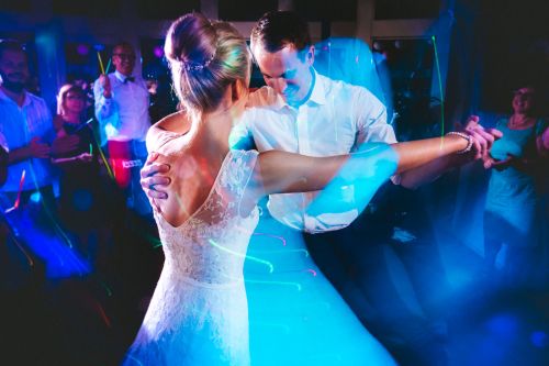 Brautpaar beim ersten Tanz auf der Hochzeit im Golfhaus Restaurant Bad Homburg
