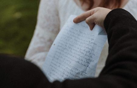 Elopement im Westen Irlands - zwei Deutsche heiraten im Steinkreis auf der irischen Beara Halbinsel